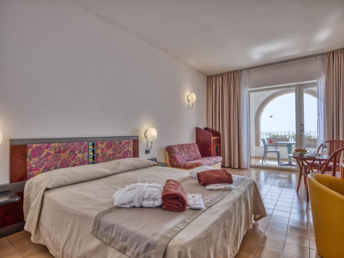 Hotel Olimpo Le Terrazze 勒托阳尼 外观 照片
