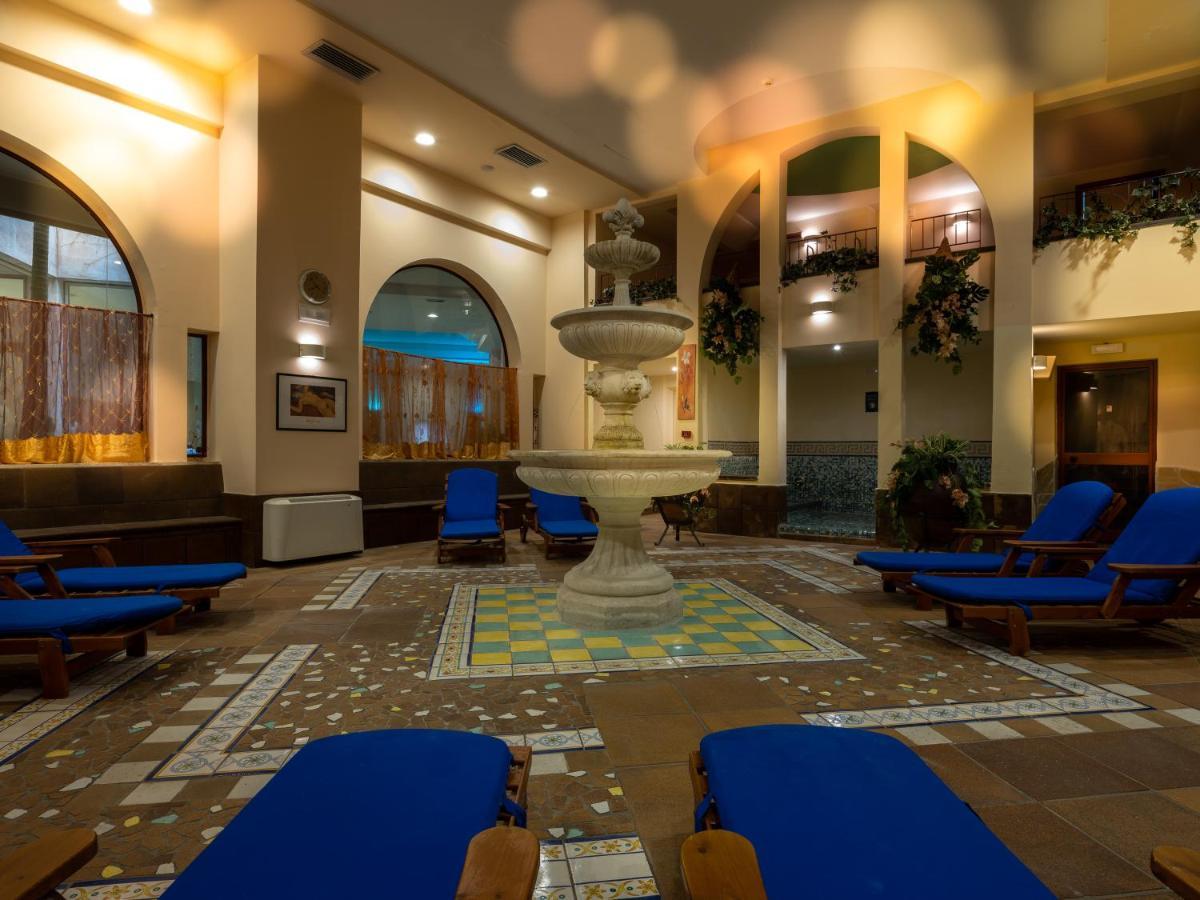 Hotel Olimpo Le Terrazze 勒托阳尼 外观 照片