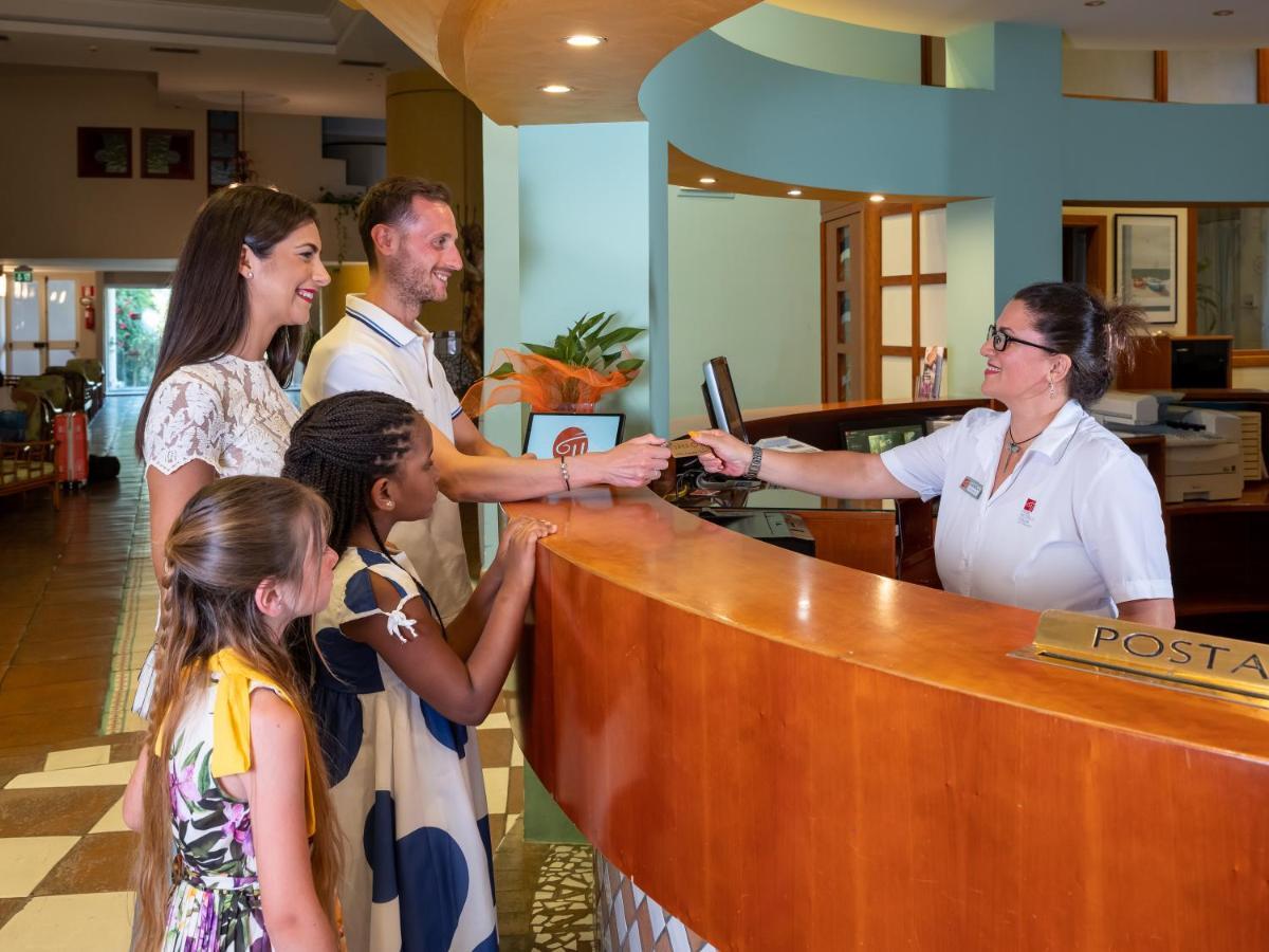 Hotel Olimpo Le Terrazze 勒托阳尼 外观 照片
