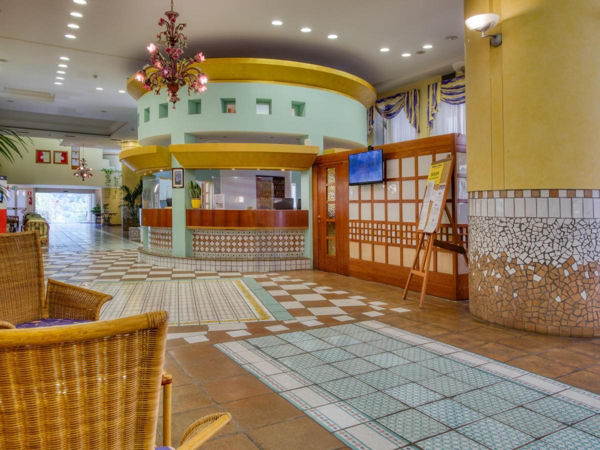 Hotel Olimpo Le Terrazze 勒托阳尼 外观 照片