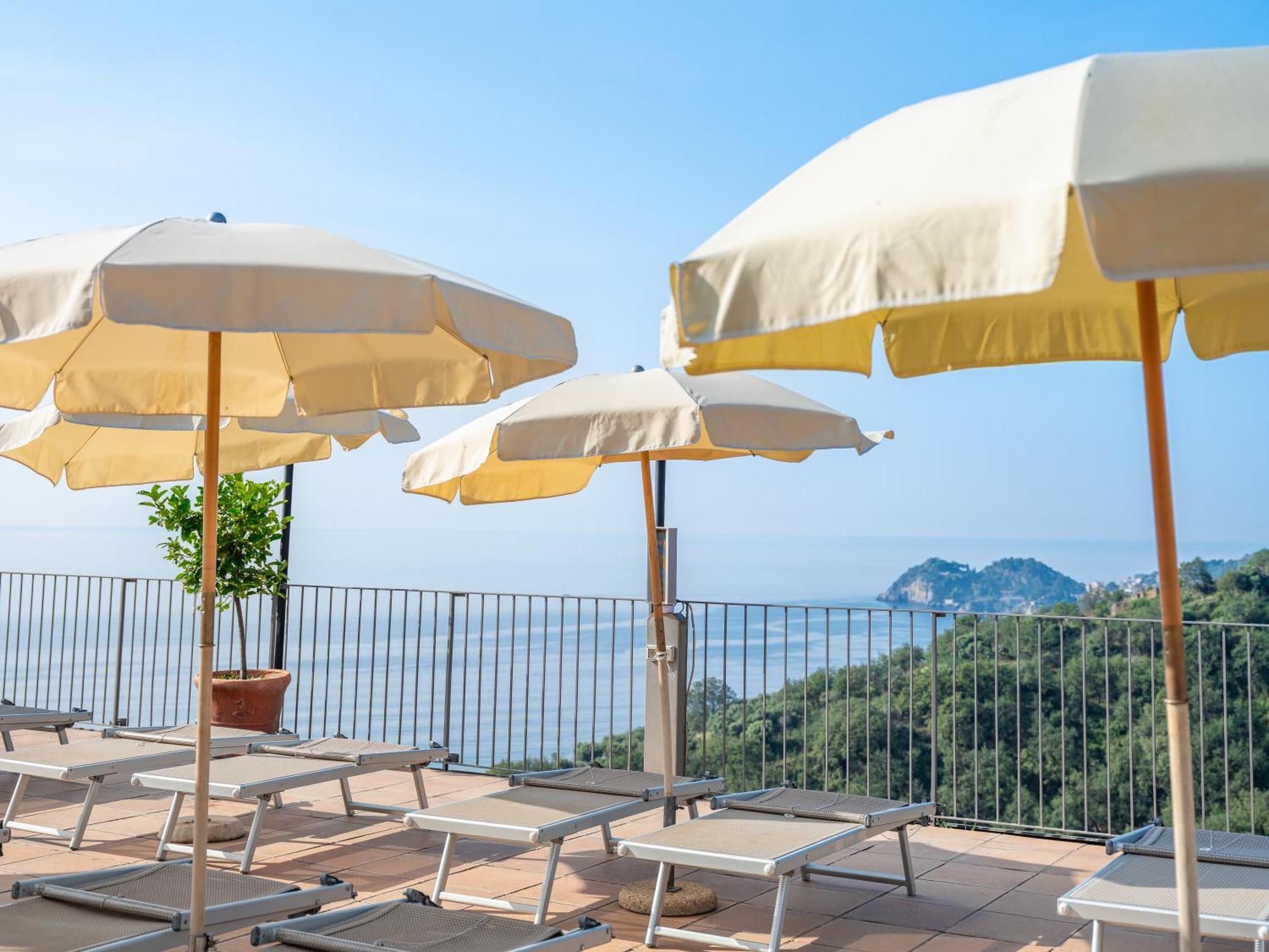 Hotel Olimpo Le Terrazze 勒托阳尼 外观 照片