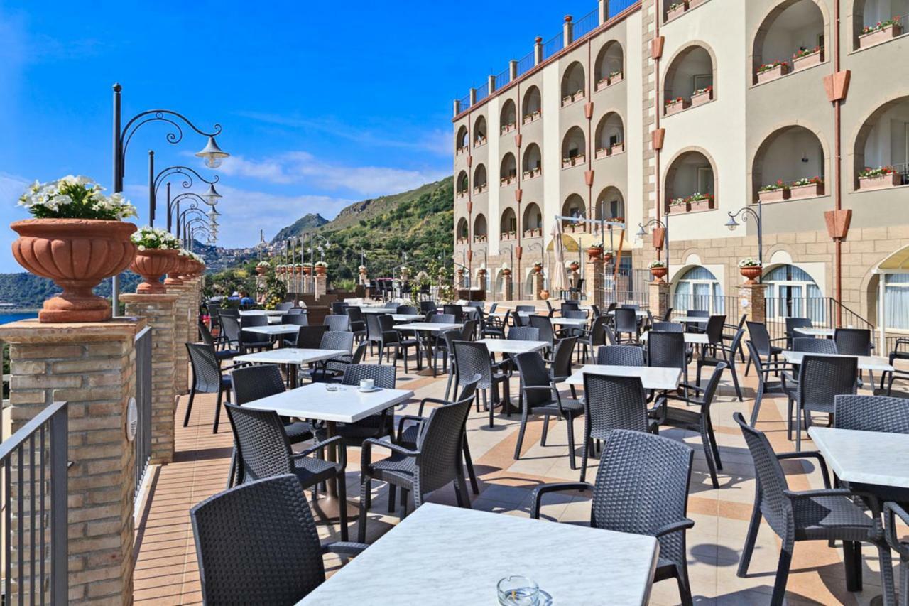 Hotel Olimpo Le Terrazze 勒托阳尼 外观 照片